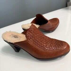 Brown leather UGG mules #UGGmules